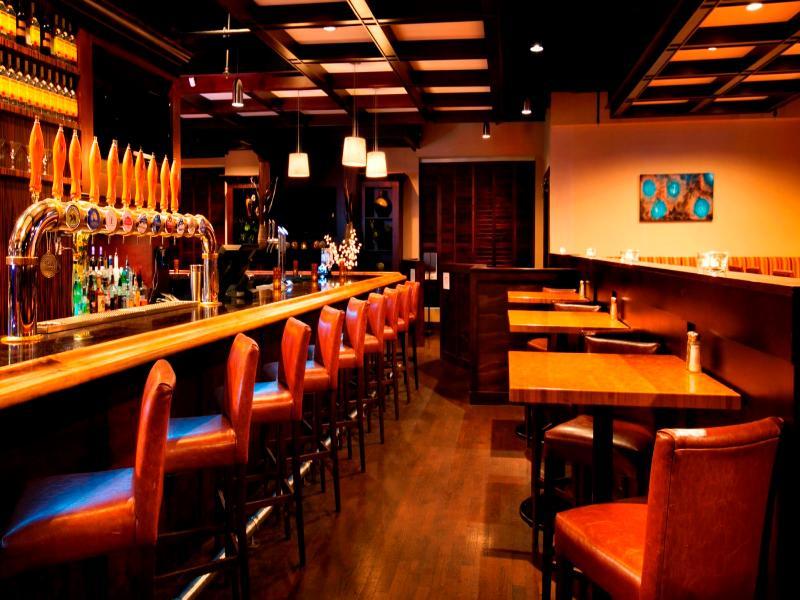 Hotel Four Points By Sheraton Victoria Gateway