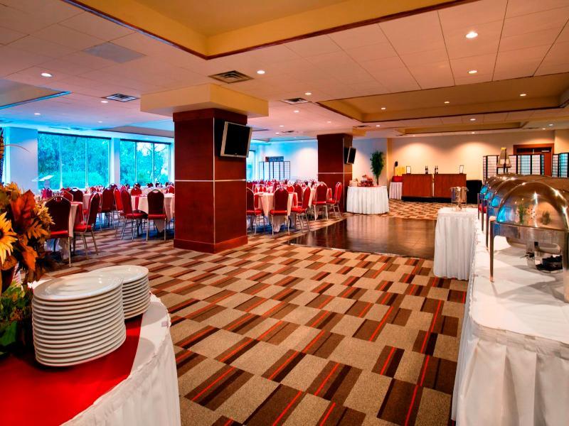 Four Points By Sheraton Victoria Gateway Hotel