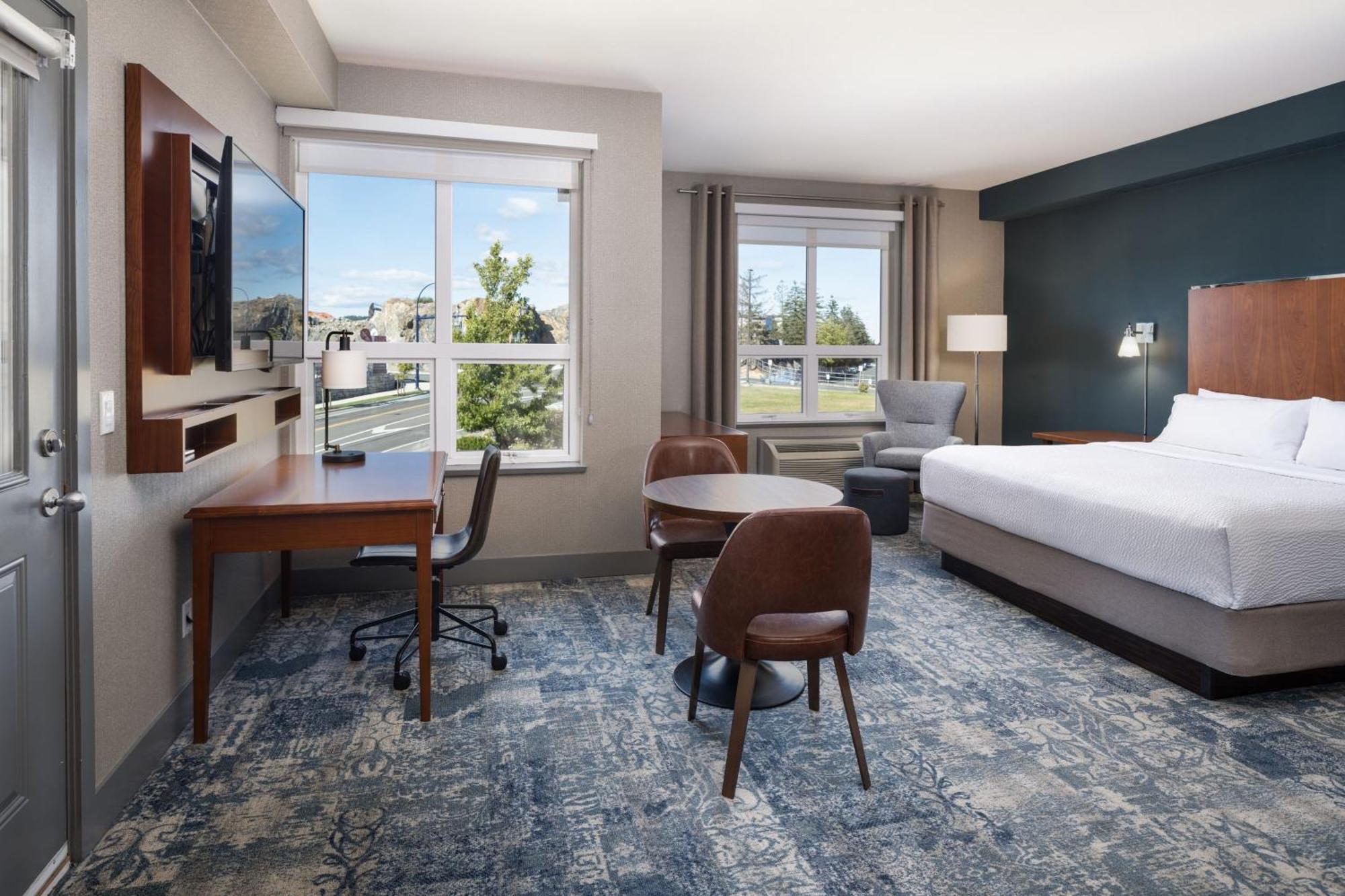 Hotel Four Points By Sheraton Victoria Gateway 4*