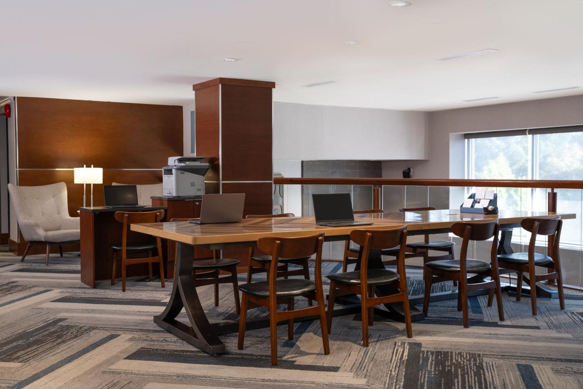 Hotel Four Points By Sheraton Victoria Gateway Langford