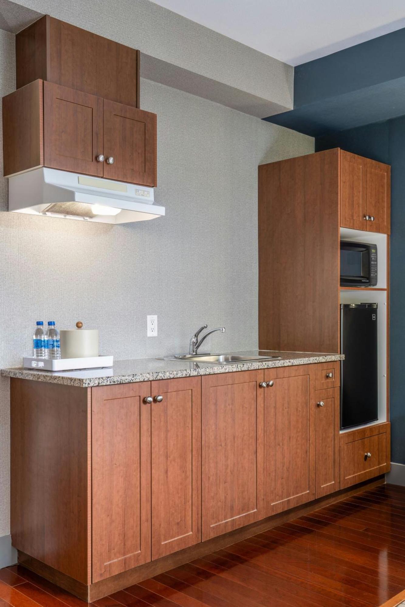 Four Points By Sheraton Victoria Gateway Hotel Langford