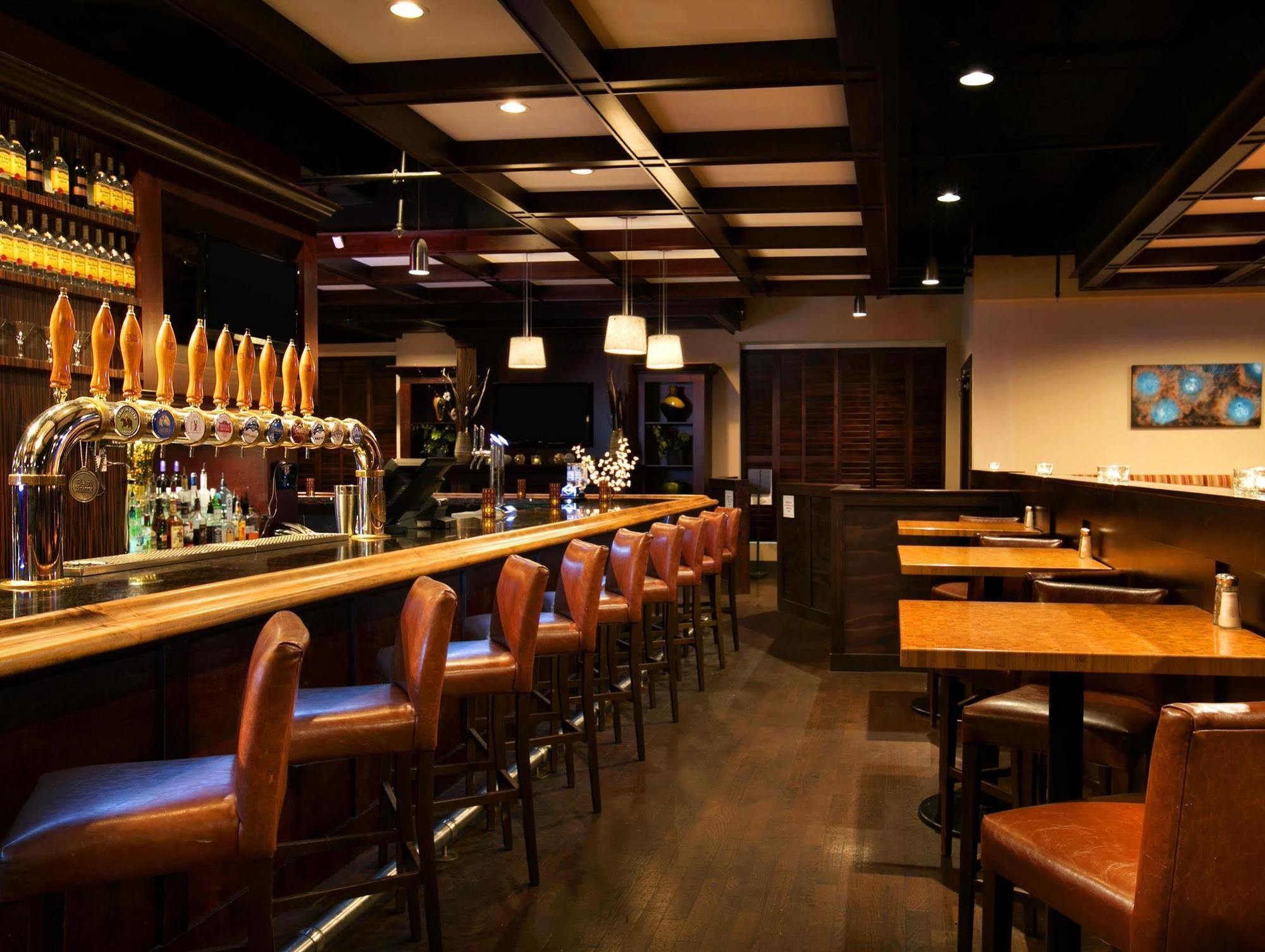 Four Points By Sheraton Victoria Gateway 4* Langford