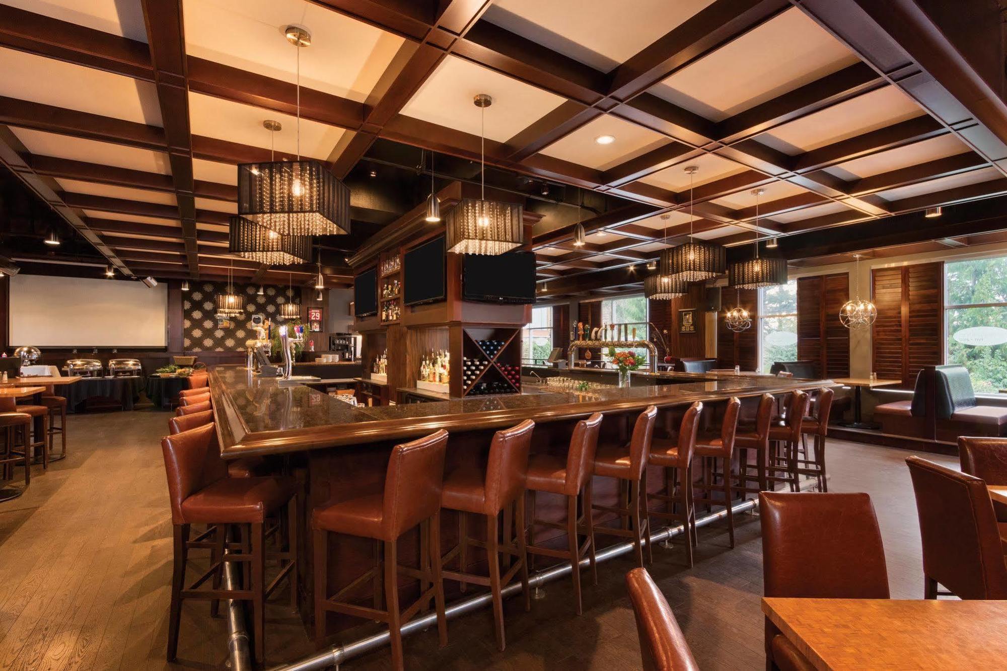 Hotel Four Points By Sheraton Victoria Gateway