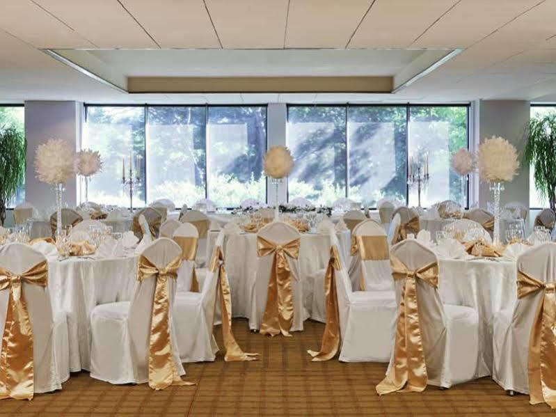 Four Points By Sheraton Victoria Gateway 4*
