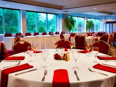 Four Points By Sheraton Victoria Gateway Hotel 4*