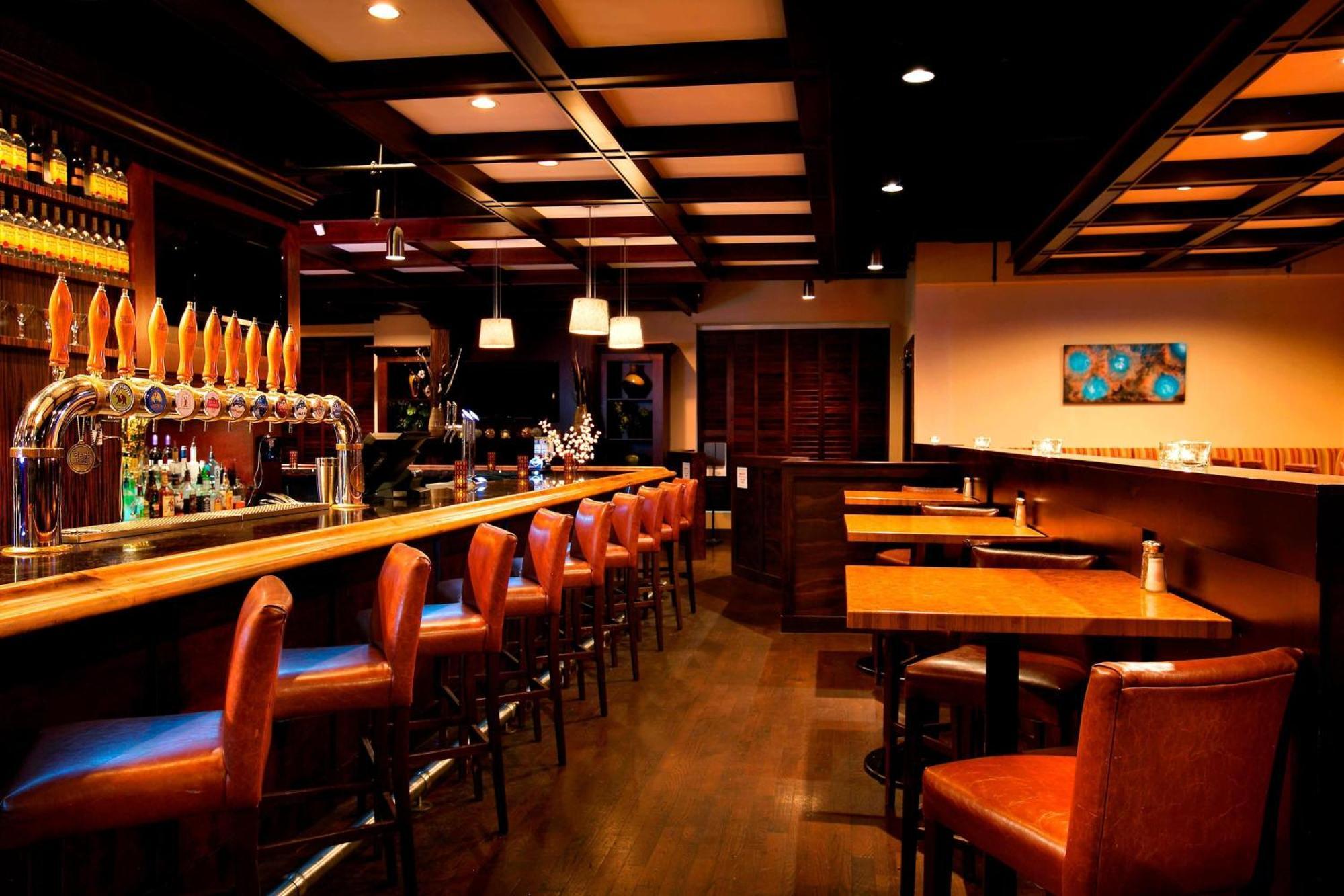 Hotel Four Points By Sheraton Victoria Gateway